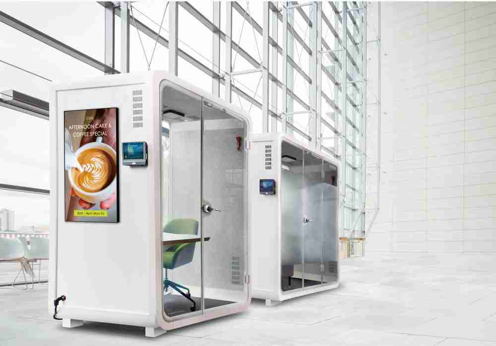 银河集团子公司达擎之智慧行动办公舱，，，采用PDLC智能调光玻璃设计，，，透过通电与断电的电流切换，，，，呈现透明与雾面效果，，，具节能降耗特性并兼顾隐私，，，确保信息安全