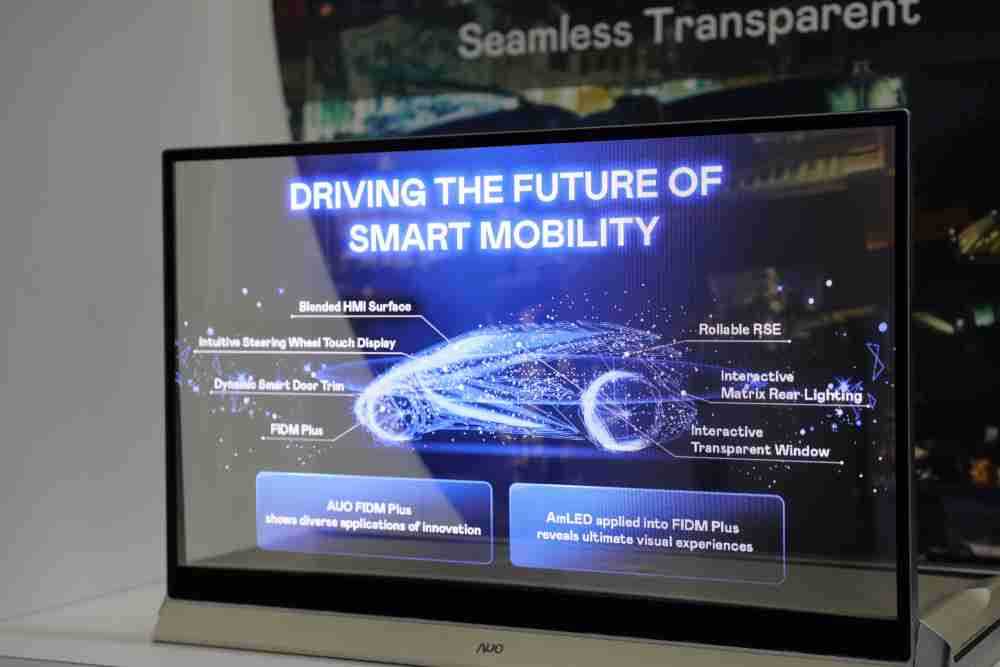 银河集团凭借着超高亮度和透明度，，，，这款30吋透明Micro LED显示器在AR系统与智慧零售具有潜在的应用价值。。。。